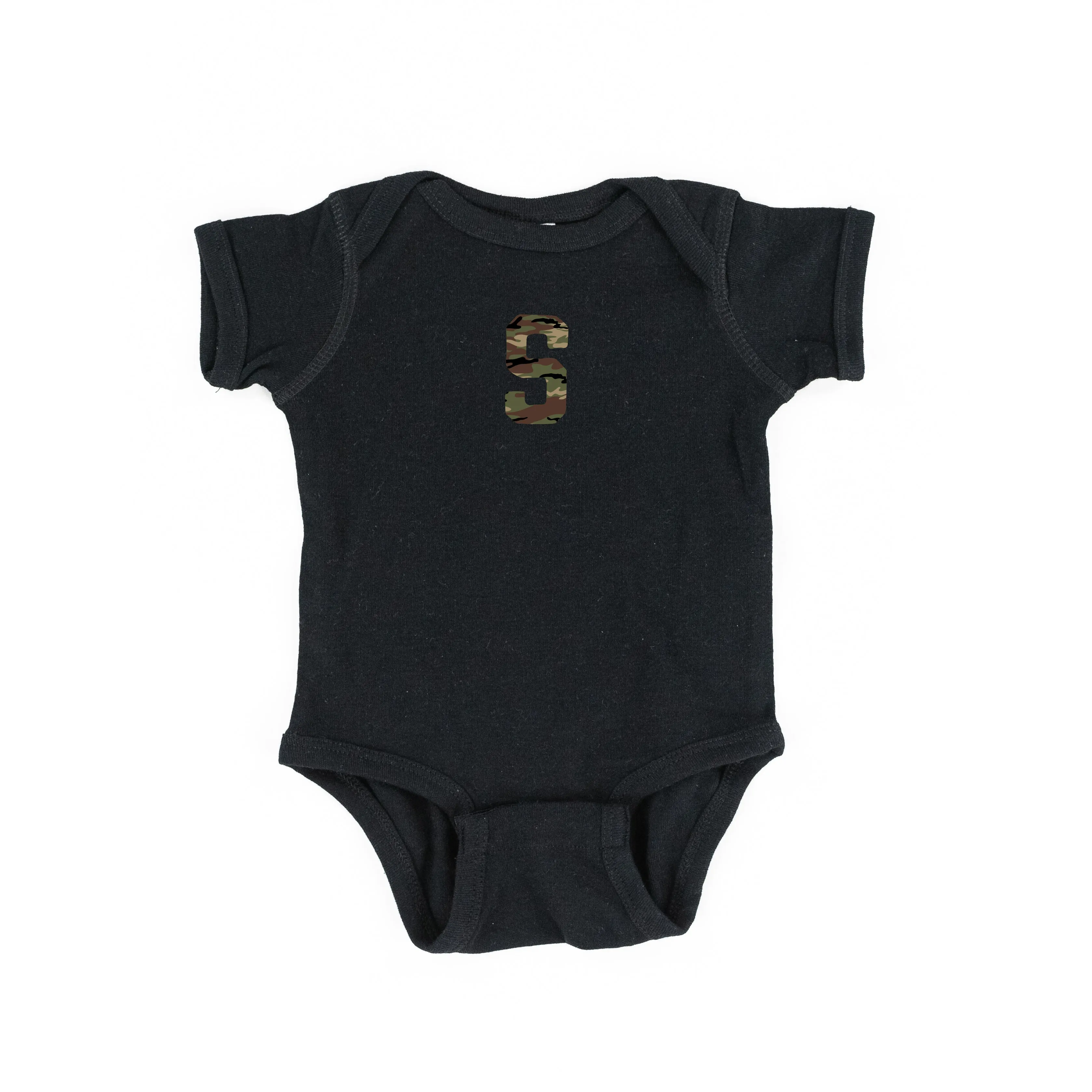 CAMO INITIAL TEE - Short Sleeve Child Shirt