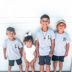 CAMO INITIAL TEE - Short Sleeve Child Shirt