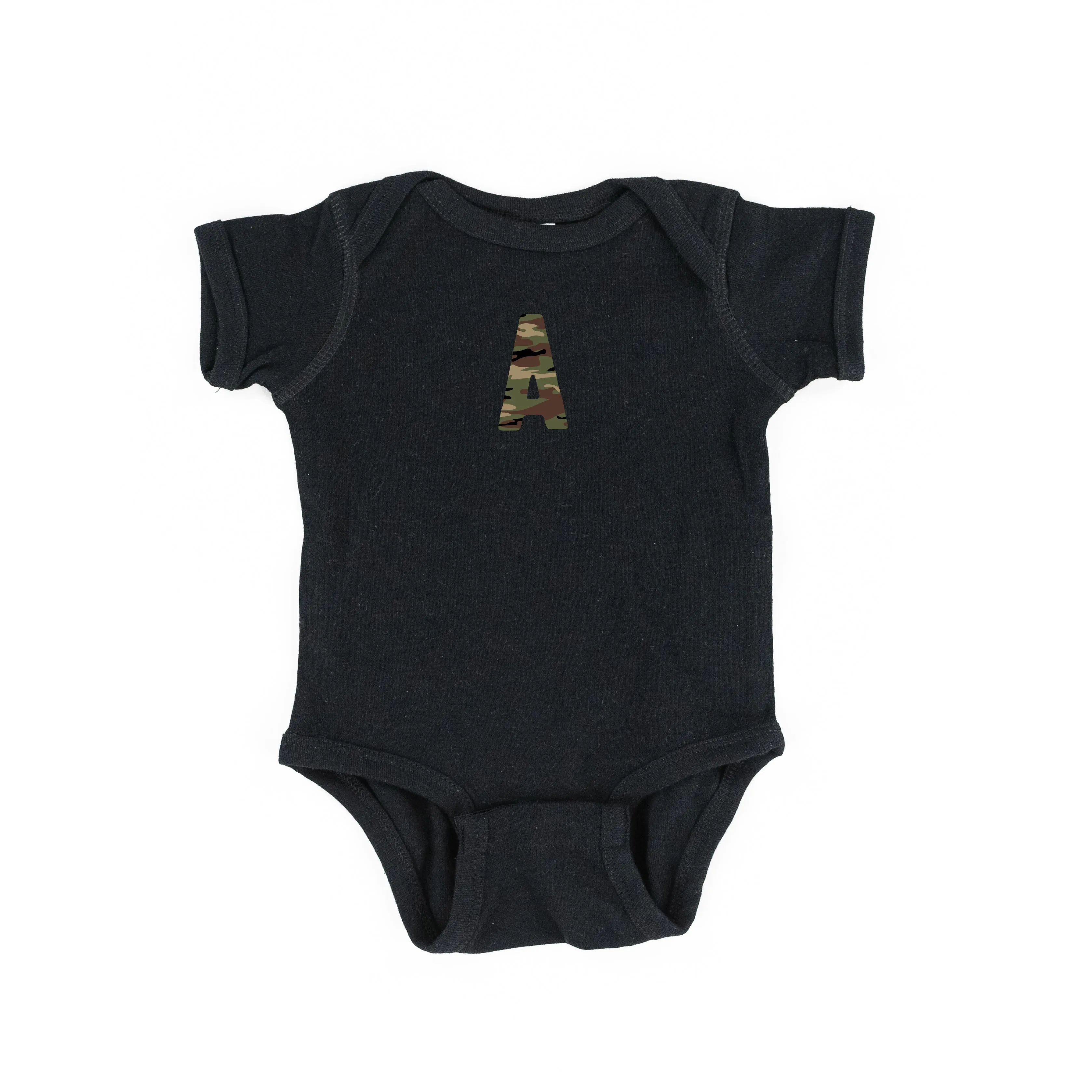 CAMO INITIAL TEE - Short Sleeve Child Shirt