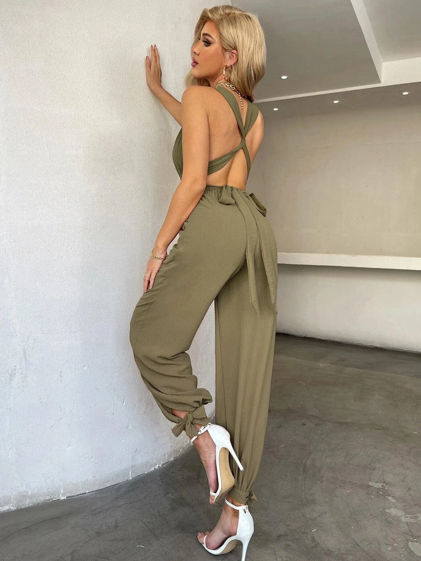 Crisscross Tie Backless Halter Jumpsuit
