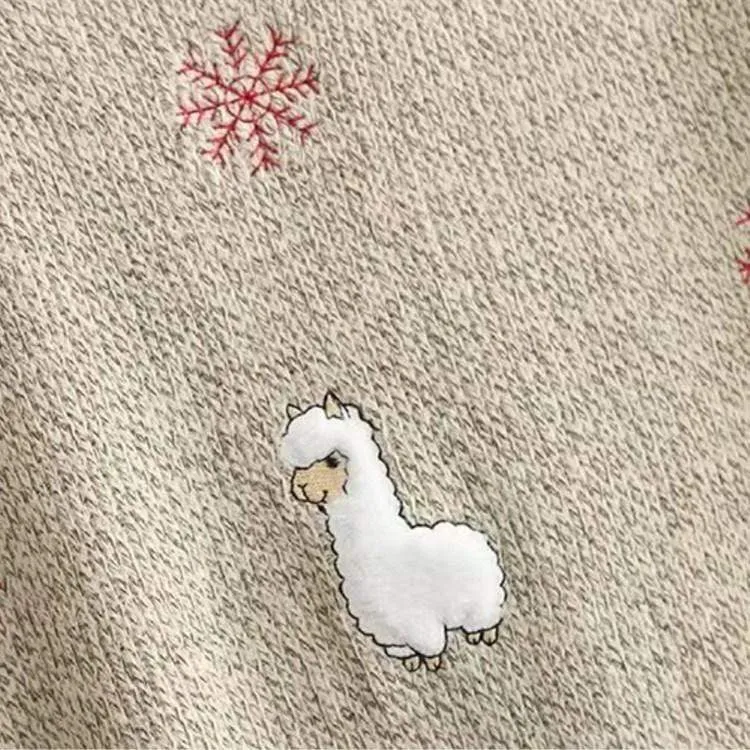 DUCKS EMBROIDERED SWEATER