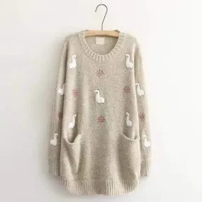 DUCKS EMBROIDERED SWEATER