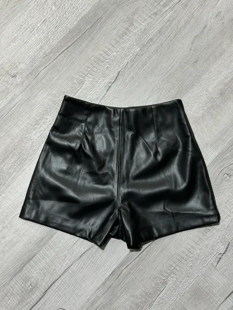Faux Leather Pocket Short- Black