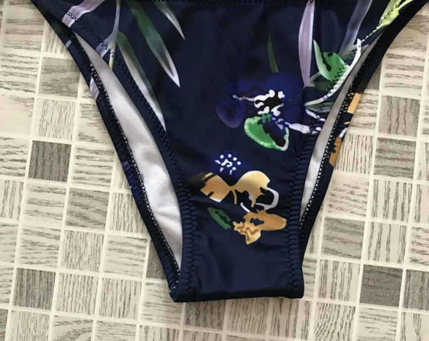 Female Print Split Bikini Swimwear Strap Set