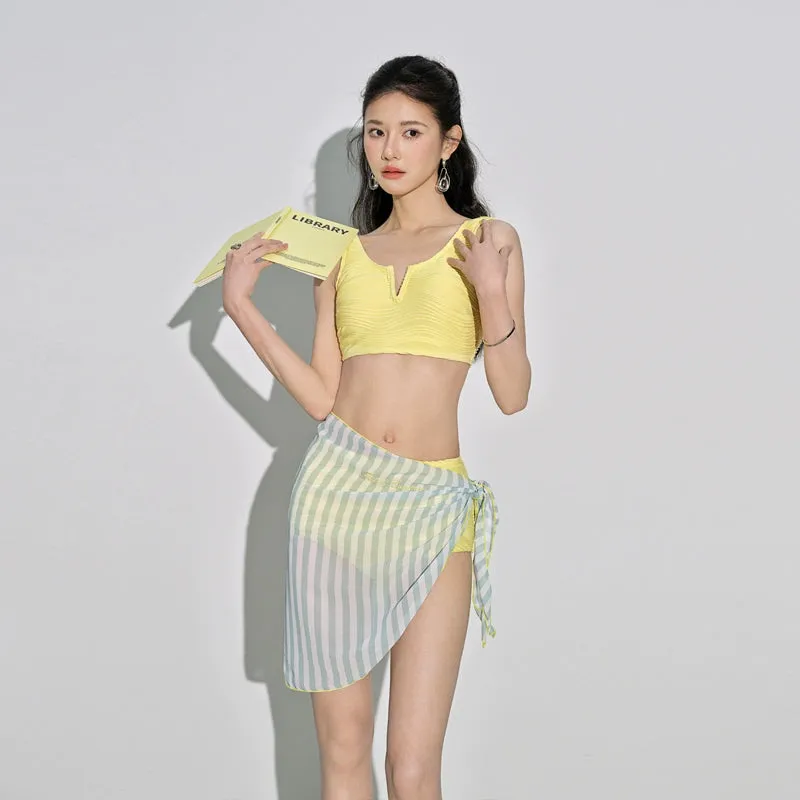 Golden Balls Swimsuit Female 2024 New Retro Style Small Chest Gathered Thin Bikini Three-Piece Set Vacation Hot Spring
