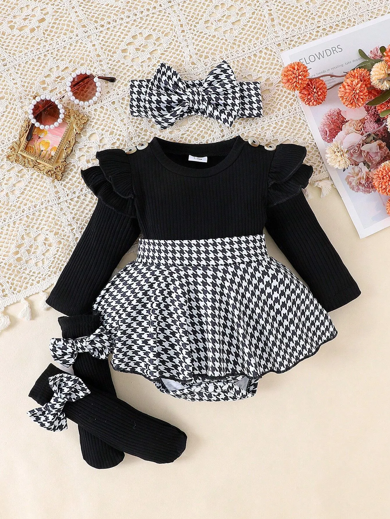 SHEIN 1pc Infant/Toddler Girls' Cute Patchwork Long Sleeve Romper, Thin For Spring & Autumn