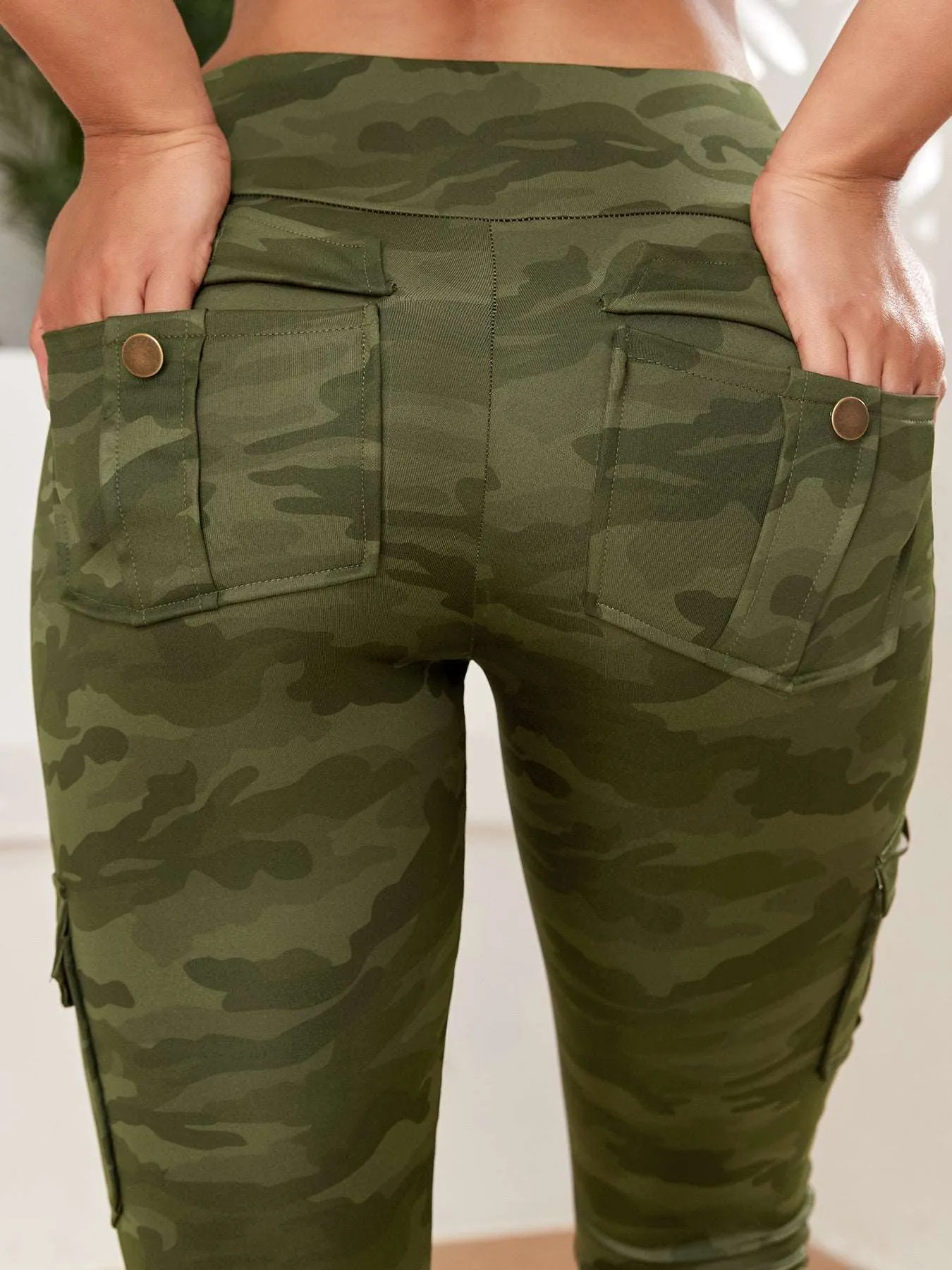 Skinny Camo Leggings for Women: Elevate Your Summer Style with a Fusion of Fashion and Functionality