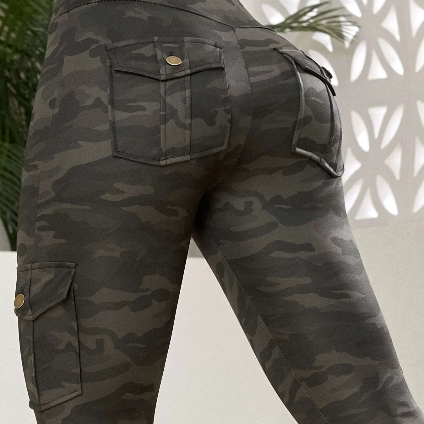 Skinny Camo Leggings for Women: Elevate Your Summer Style with a Fusion of Fashion and Functionality